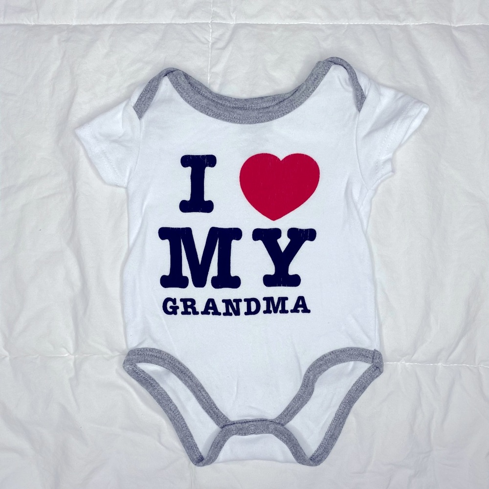 I ❤️ Grandma onesie